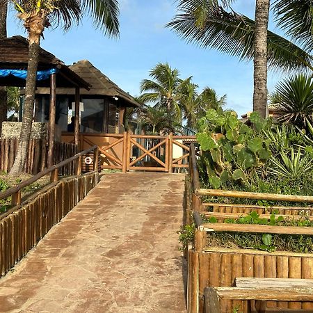 Flat Guarajuba 4 Quartos Terreo A Beira Mar - Pe Na Areia - Governanca Com Arrumadeira E Wi Fi Inclusos Camassari Екстер'єр фото