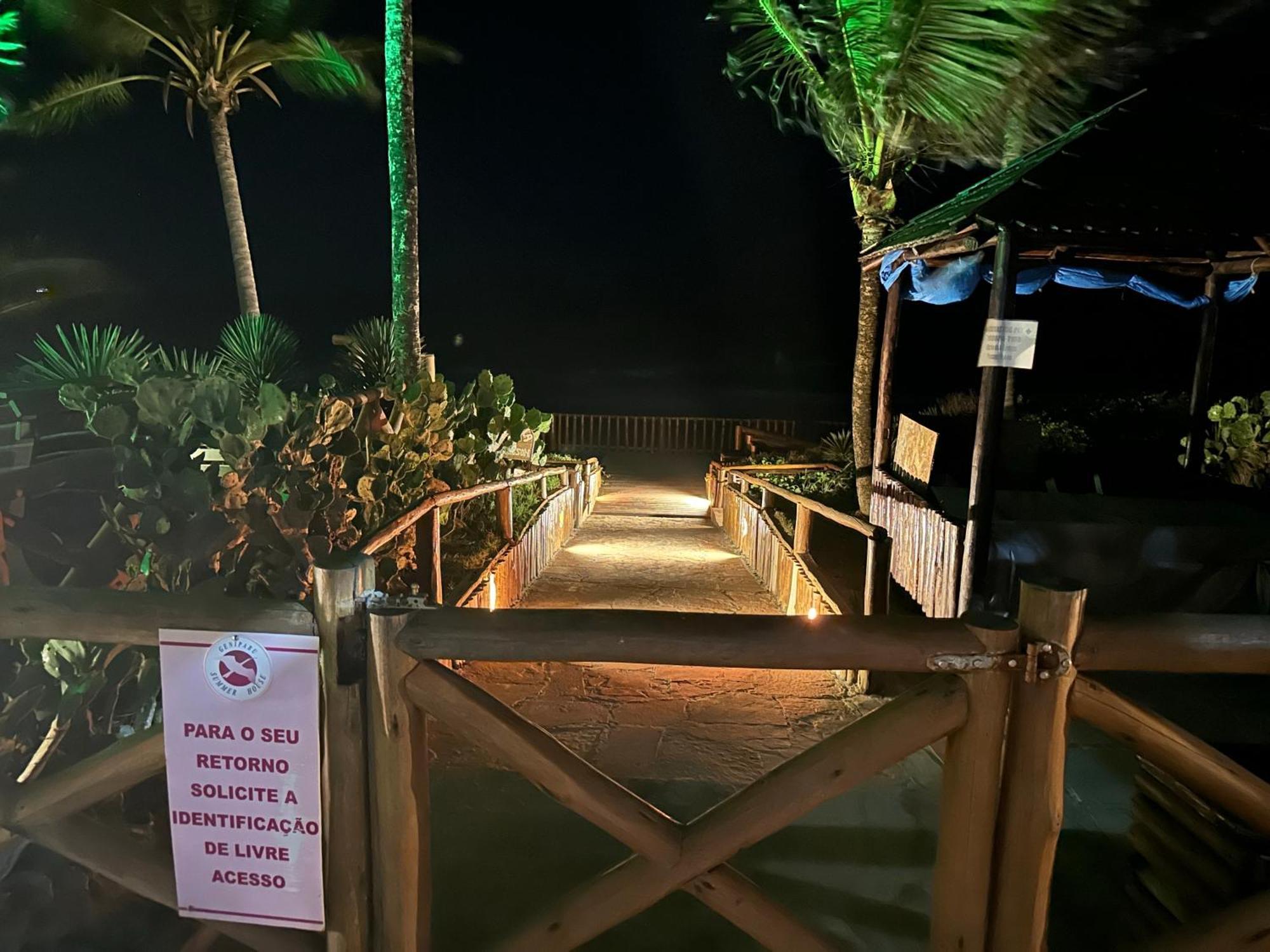 Flat Guarajuba 4 Quartos Terreo A Beira Mar - Pe Na Areia - Governanca Com Arrumadeira E Wi Fi Inclusos Camassari Екстер'єр фото